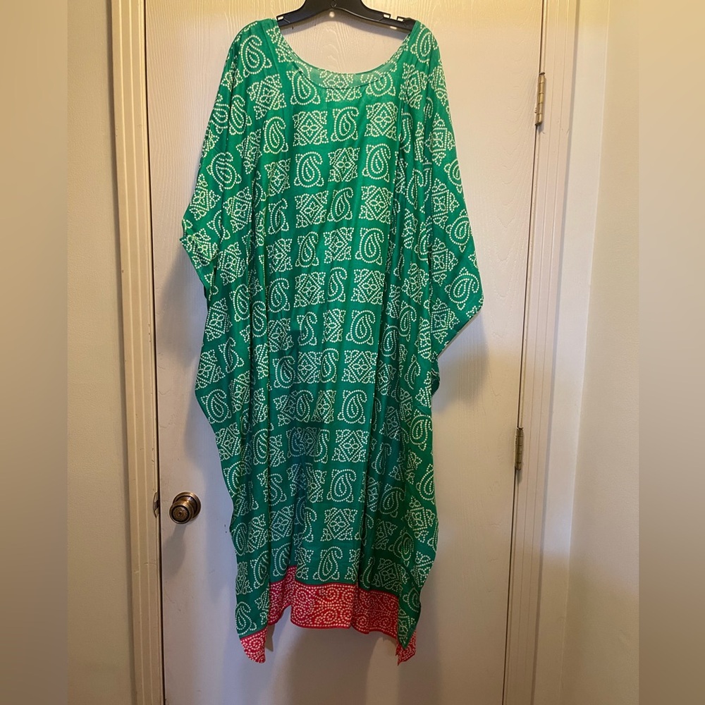 Plus Size Green and Red/Pink Patterned Kaftan Size 2X